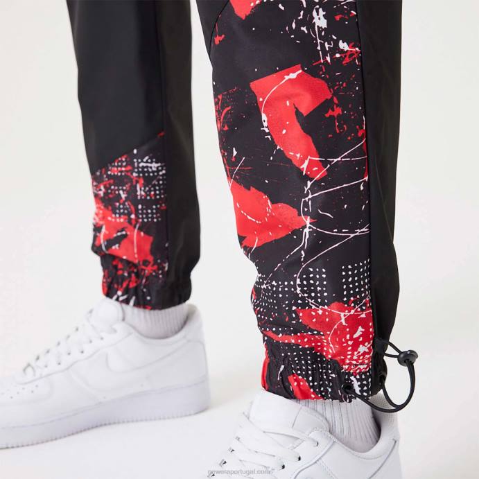 FFTN2593 New Era chicago bulls nba all over print panel black joggers