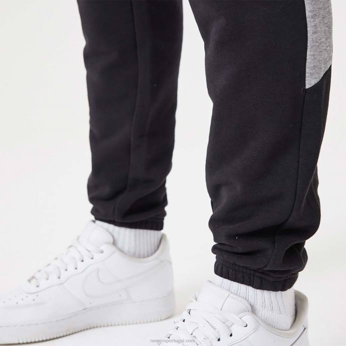 FFTN2601 New Era nba logo script joggers pretos