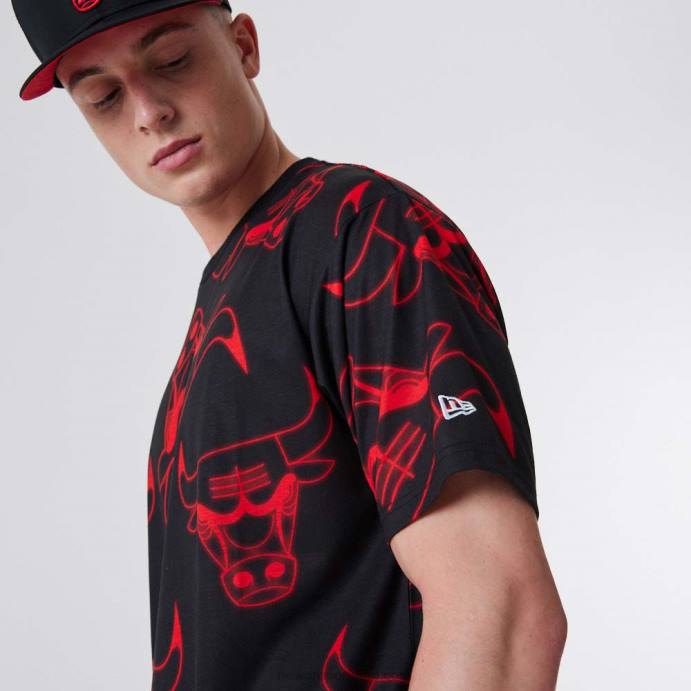 FFTN2889 New Era Chicago Bulls Camiseta preta com estampa neon