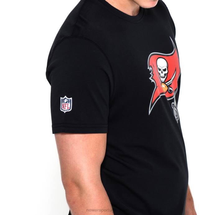 FFTN2924 New Era Tampa Bay Buccaneers Camiseta preta com logo da equipe
