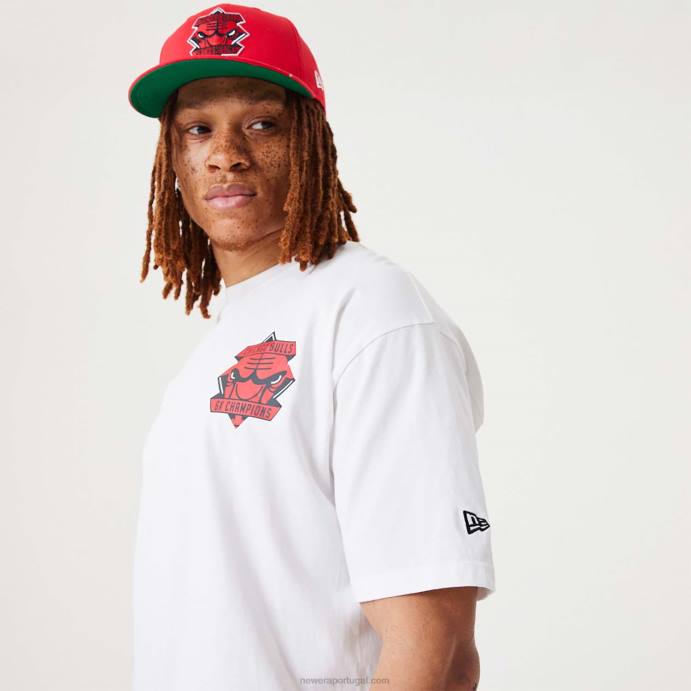 FFTN2970 New Era Chicago Bulls NBA Championship Camiseta oversized branca