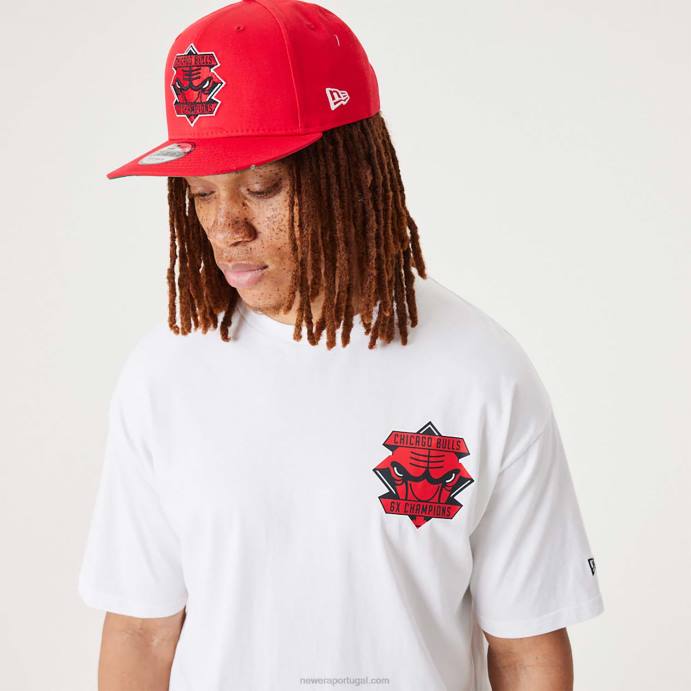 FFTN2970 New Era Chicago Bulls NBA Championship Camiseta oversized branca