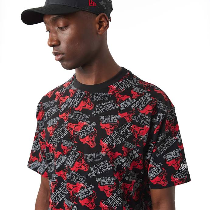 FFTN3087 New Era Chicago Bulls Camiseta oversized preta com estampa de logo