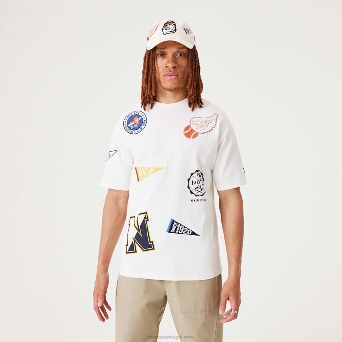 FFTN3095 New Era t-shirt oversized branca aberta com distintivo de herança