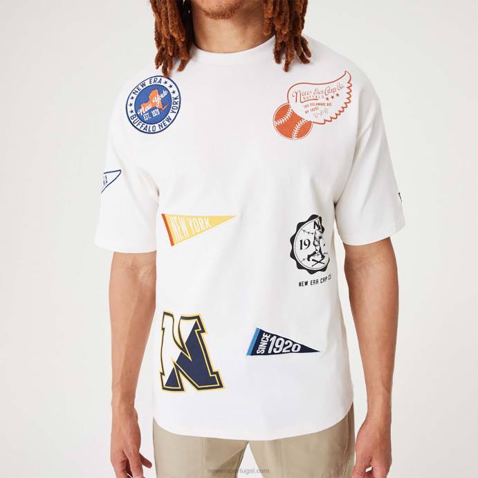 FFTN3095 New Era t-shirt oversized branca aberta com distintivo de herança