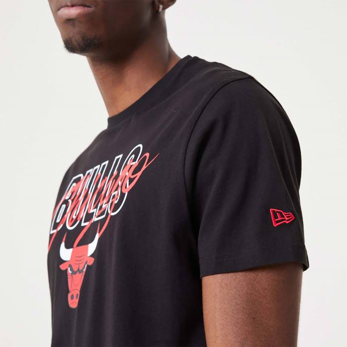 FFTN3109 New Era camiseta preta Chicago Bulls nba script