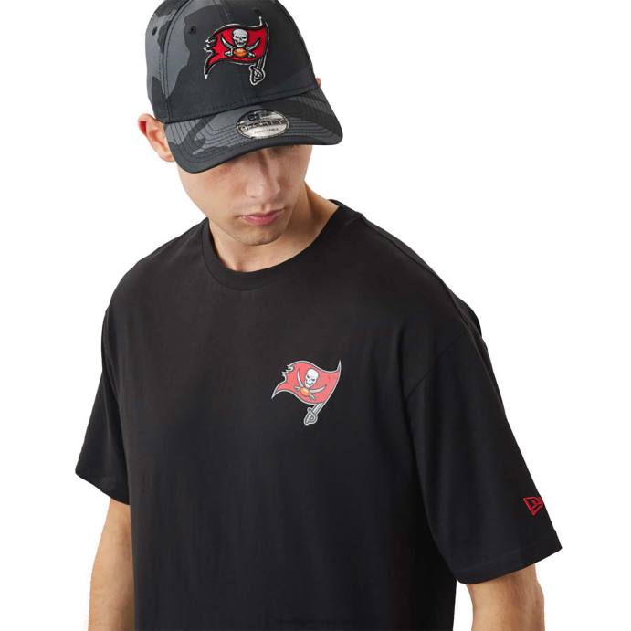 FFTN3156 New Era Tampa Bay Buccaneers Logotipo da NFL Camiseta oversized preta