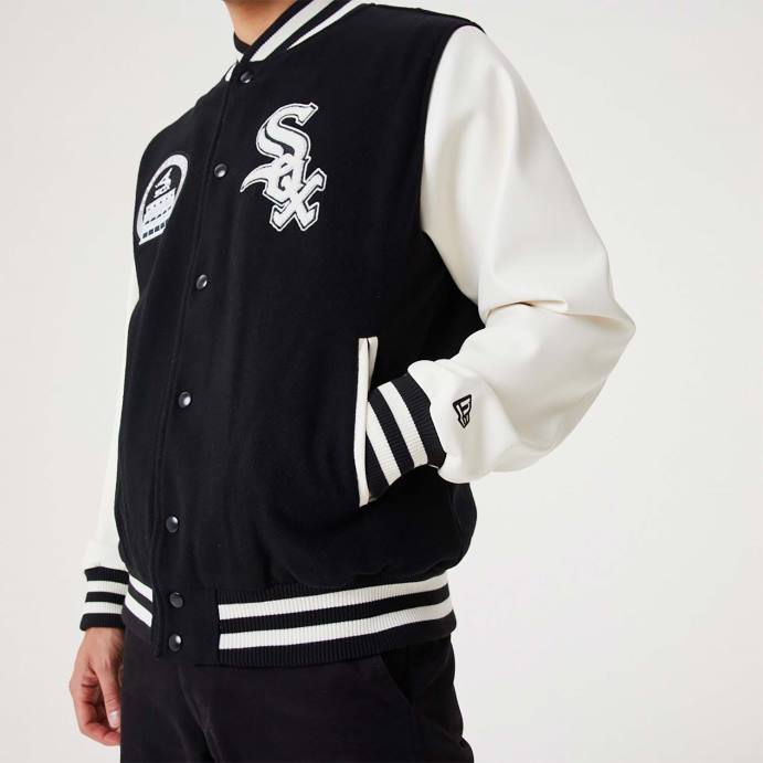 FFTN2567 New Era Chicago White Sox MLB Heritage Jaqueta Preta Varsity