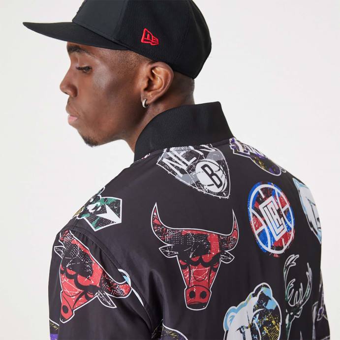 FFTN2571 New Era nba all over estampada logos da equipe jaqueta bomber preta