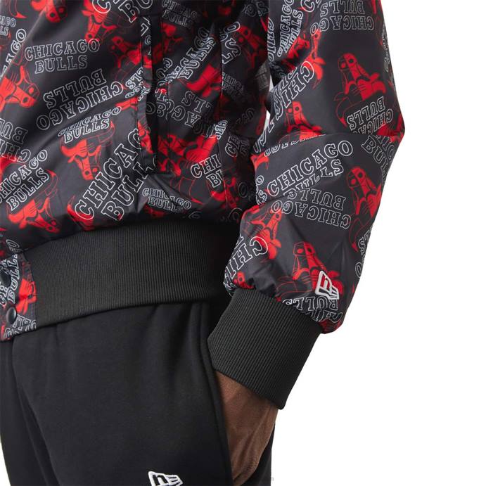 FFTN2582 New Era Chicago Bulls Jaqueta bomber preta com estampa de logo