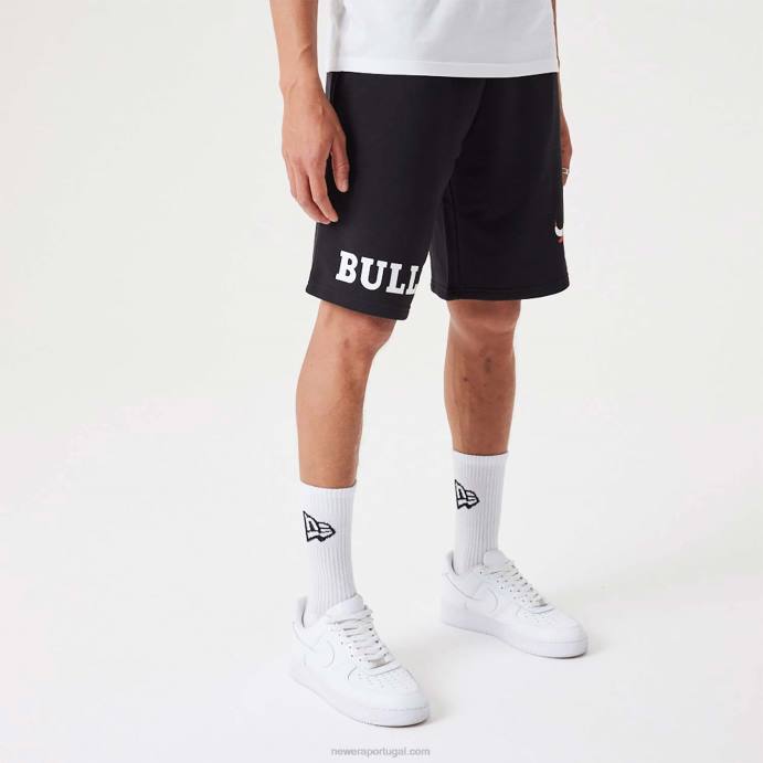 FFTN2635 New Era Chicago Bulls Short preto oversized nba wordmark
